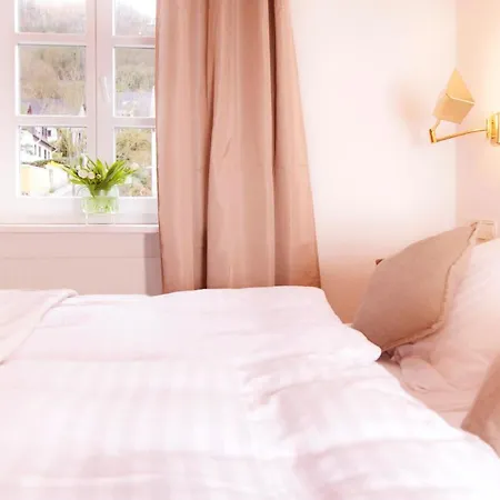 Halferschenke Szálloda *